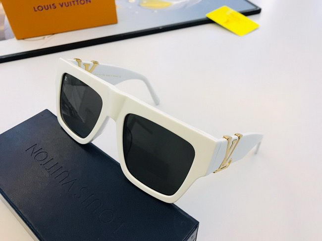 Louis Vuitton Sunglasses AAA+ ID:20220317-603